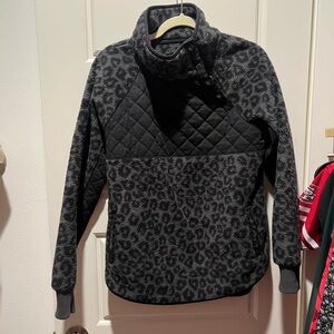 Abercrombie & Fitch Gray Leopard Print Quilted Pullover